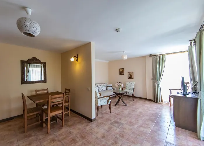 依佩克花园宫酒店