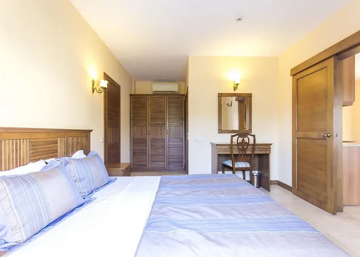 Ipek Garden Palace Otel Yalıçiftlik