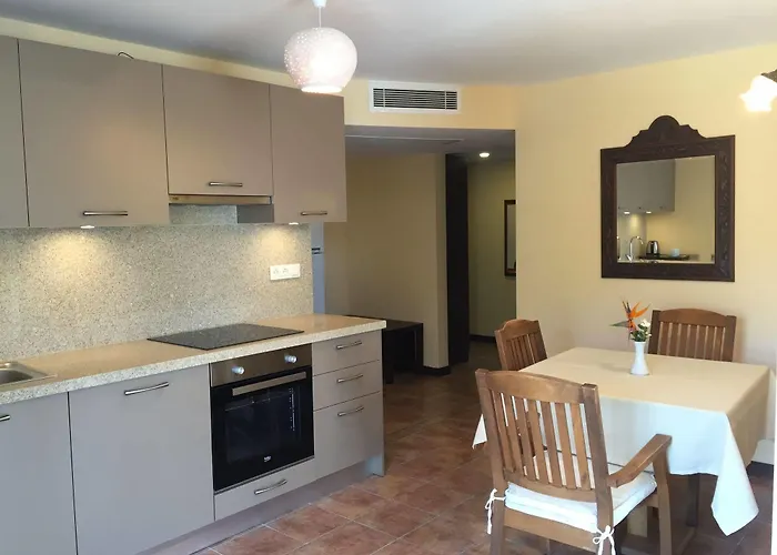 依佩克花园宫酒店 酒店 3*